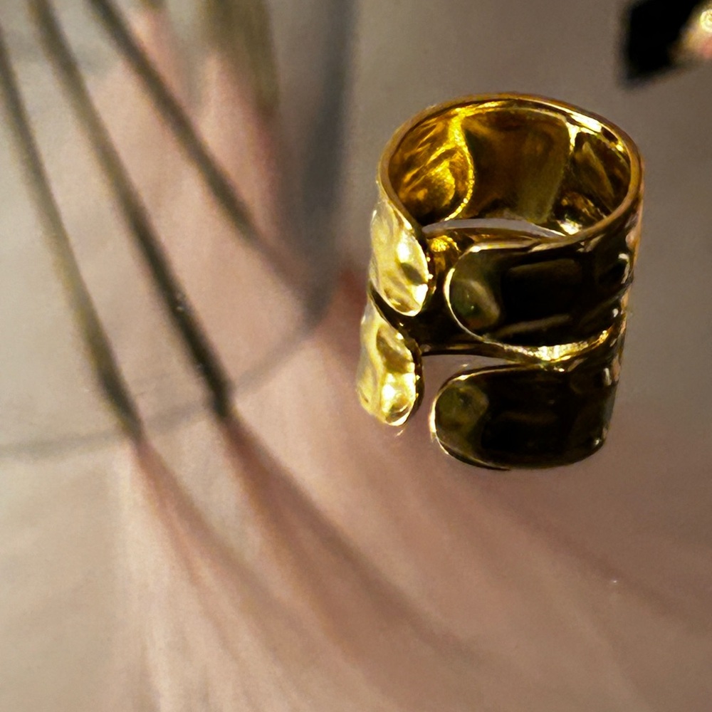 Ring - Picture 4 of 9